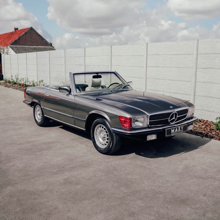 Mercedes-Benz 280SL  1 - MaxV Detailing 